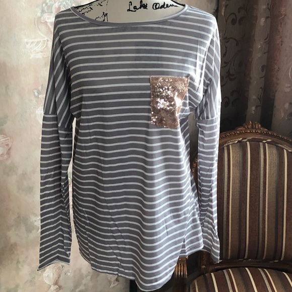 🎉HOST PICK🎉🎉MEDIUM SEQUIN POCKET  TOP NWT - Picture 3 of 4